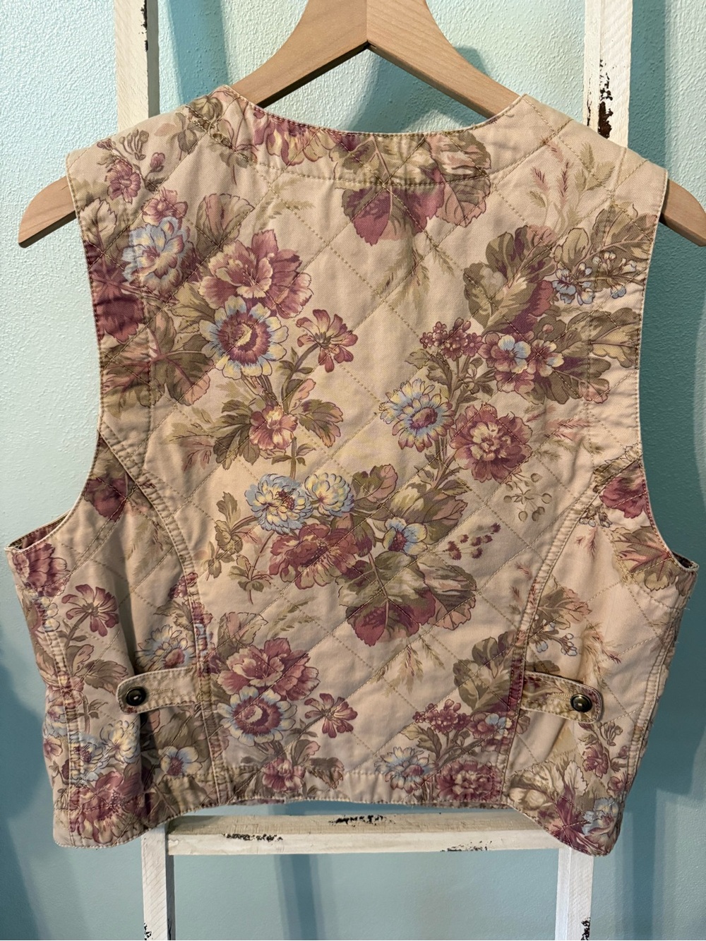 Quilted Floral Vest - Beige with Dusty Rose - Vintage Style - Picture 5 of 8